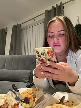 lolabeara online show from 04-11-26, 09:52