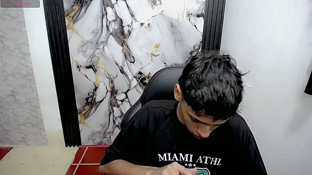 Im david02 online show from 12-05-25, 01:42