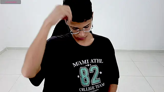 Im david02 online show from 04-14-26, 02:23