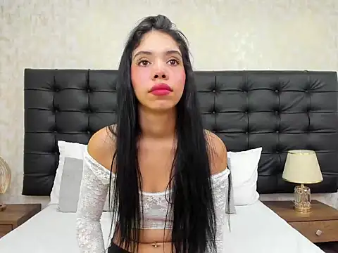 EmaGarcess online show from 02-05-26, 07:29