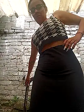 Jade 1-9 online show from 10-29-25, 05:04