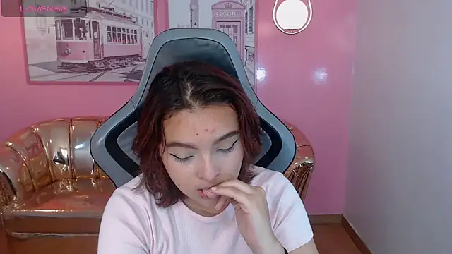 mia foster t online show from 12-19-25, 12:45