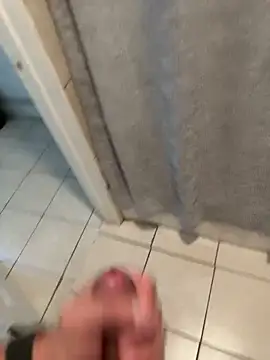 familia0210 online show from 10-28-25, 01:14