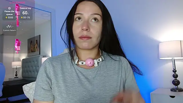 Snapshot of Mariaaam_ chatting on 10-13-25, 11:32 Mariaaam online show from 10-13-25, 11:32