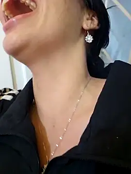 Snapshot of Jules_Angel chatting on 06-30-26, 11:06 Jules Angel online show from 06-30-26, 11:06