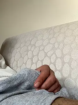 Sikici17cm555 online show from 02-18-26, 05:47