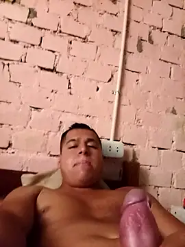 Snapshot of Alex321Flores chatting on 05-20-26, 01:50 Alex321Flores online show from 05-20-26, 01:50
