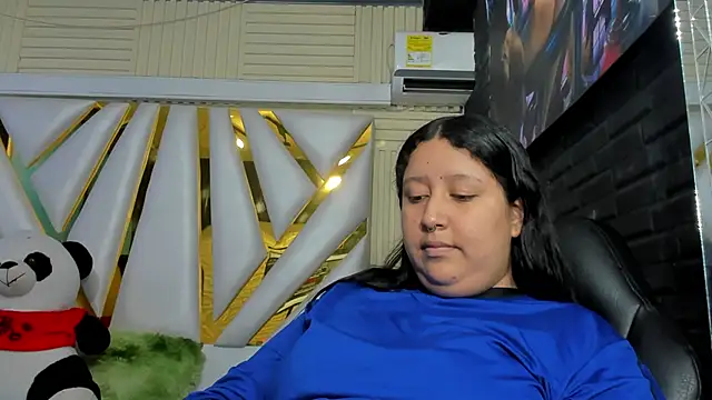 DulcineaSaenz online show from 10-10-25, 07:24