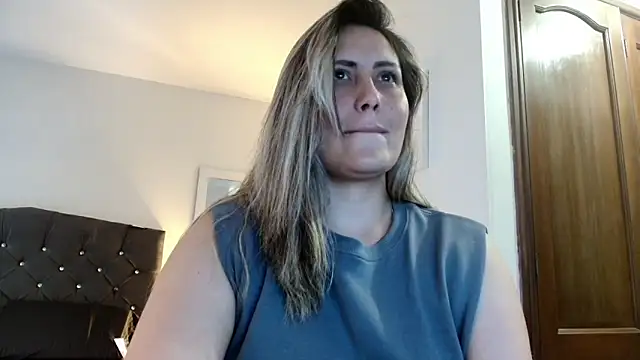 Snapshot of walker_leah88 chatting on 10-22-25, 03:12 walker leah88 online show from 10-22-25, 03:12