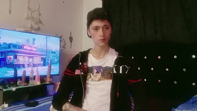 Tyler cat online show from 12-18-25, 06:41