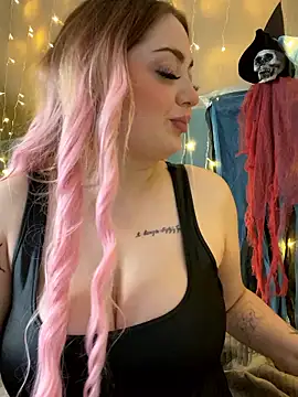 KellyMoors online show from 11-13-25, 01:26