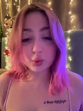 Snapshot of KellyMoors chatting on 01-15-26, 01:32 KellyMoors online show from 01-15-26, 01:32