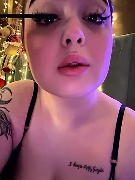 Snapshot of KellyMoors chatting on 01-17-26, 01:21 KellyMoors online show from 01-17-26, 01:21