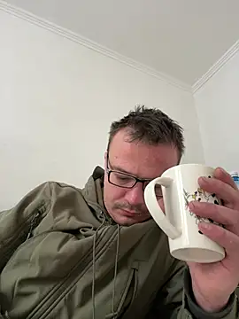 Snapshot of viktor1992-1-1 chatting on 02-18-26, 07:59 viktor1992-1-1 online show from 02-18-26, 07:59