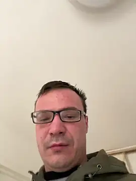 Snapshot of viktor1992-1-1 chatting on 02-24-26, 07:39 viktor1992-1-1 online show from 02-24-26, 07:39