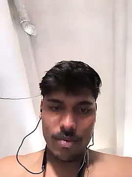 Snapshot of honestbbadboy chatting on 10-28-25, 07:45 honestbbadboy online show from 10-28-25, 07:45