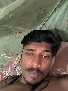 Snapshot of honestbbadboy chatting on 11-13-25, 07:02 honestbbadboy online show from 11-13-25, 07:02