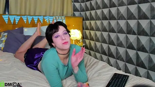 Sara Frayer online show from 10-05-25, 01:04