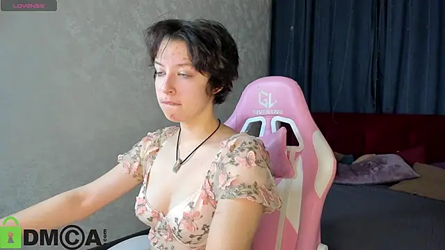 Sara Frayer online show from 02-02-26, 01:04