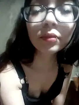 Snapshot of miaahot69 chatting on 10-17-25, 08:28 miaahot69 online show from 10-17-25, 08:28