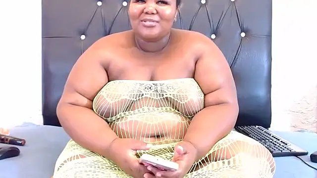 LadyBear2002 online show from 04-08-26, 05:46