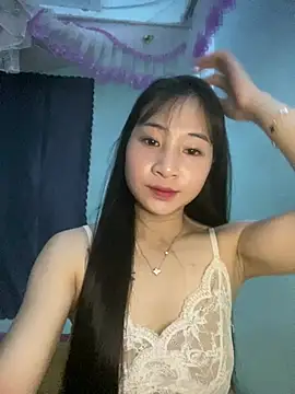 Snapshot of banlinh004 chatting on 06-26-26, 02:54 banlinh004 online show from 06-26-26, 02:54