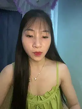 Snapshot of banlinh004 chatting on 07-10-26, 01:58 banlinh004 online show from 07-10-26, 01:58