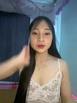 Snapshot of banlinh004 chatting on 07-24-26, 02:37 banlinh004 online show from 07-24-26, 02:37
