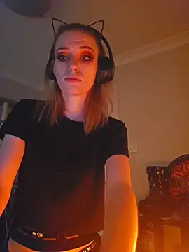 Snapshot of lonely_Cosplay_chick chatting on 11-01-25, 05:59 lonely Cosplay chick online show from 11-01-25, 05:59