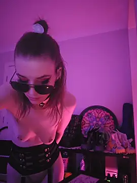 Snapshot of lonely_Cosplay_chick chatting on 11-16-25, 06:02 lonely Cosplay chick online show from 11-16-25, 06:02