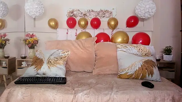 Snapshot of AriaVega chatting on 04-21-26, 12:33 AriaVega online show from 04-21-26, 12:33