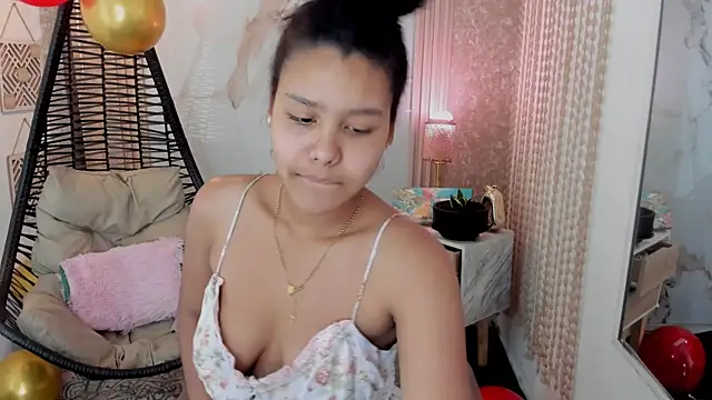 Snapshot of AriaVega chatting on 04-23-26, 12:40 AriaVega online show from 04-23-26, 12:40