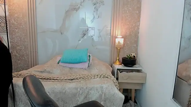 Snapshot of AriaVega chatting on 05-16-26, 12:37 AriaVega online show from 05-16-26, 12:37