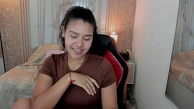 Snapshot of AriaVega chatting on 05-18-26, 02:12 AriaVega online show from 05-18-26, 02:12