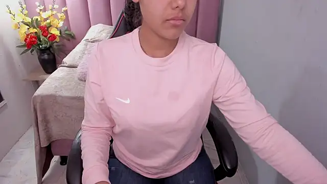 Snapshot of AriaVega chatting on 06-16-26, 01:03 AriaVega online show from 06-16-26, 01:03