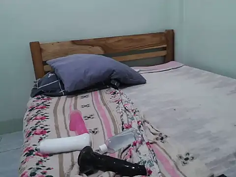 TeaseNPlease 13 online show from 11-13-25, 03:55