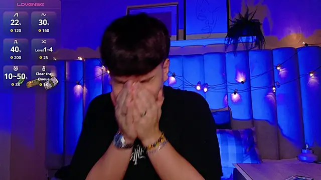 LiamThunder05  online show from 11-11-25, 03:06