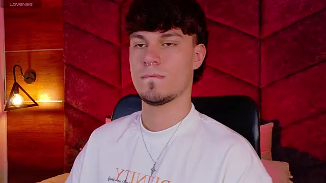 LiamThunder05  online show from 11-29-25, 03:20