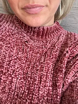 Daiana Andra online show from 10-24-25, 09:38