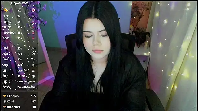 Snapshot of Mona_Esty chatting on 05-16-26, 10:36 Mona Esty online show from 05-16-26, 10:36