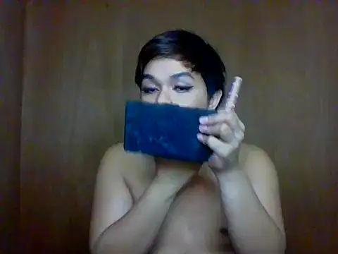 TarahFox online show from 11-19-25, 06:08