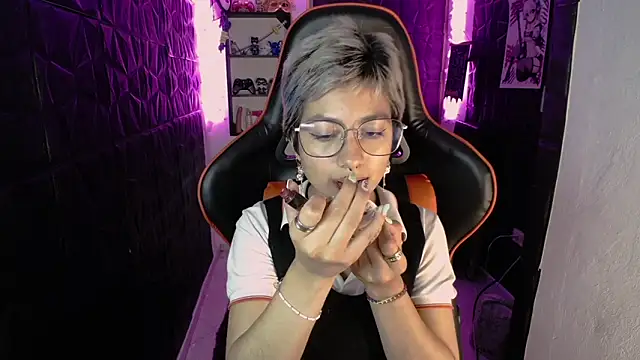 lunarichy22 online show from 02-11-26, 08:36