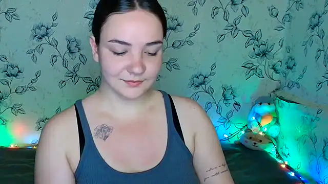 Snapshot of OliviaMontgommery chatting on 06-15-26, 12:29 OliviaMontgommery online show from 06-15-26, 12:29