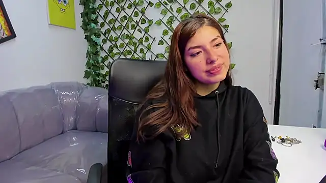 Snapshot of Violetta_Swett_ chatting on 07-14-26, 12:33 Violetta Swett online show from 07-14-26, 12:33