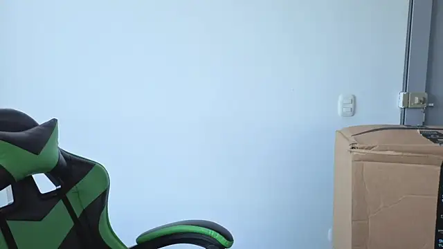 Snapshot of Qadeshoficial chatting on 10-15-25, 09:37 Qadeshoficial online show from 10-15-25, 09:37