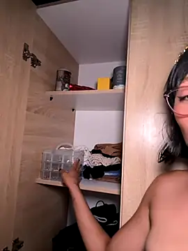 Snapshot of Qadeshoficial chatting on 10-26-25, 09:42 Qadeshoficial online show from 10-26-25, 09:42