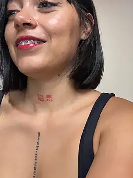 Snapshot of Qadeshoficial chatting on 11-26-25, 09:16 Qadeshoficial online show from 11-26-25, 09:16