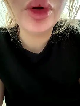 clarissetriolett online show from 10-12-25, 03:11