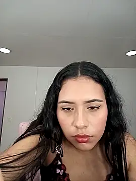 Snapshot of VictoriaVixxen chatting on 10-18-25, 02:47 VictoriaVixxen online show from 10-18-25, 02:47