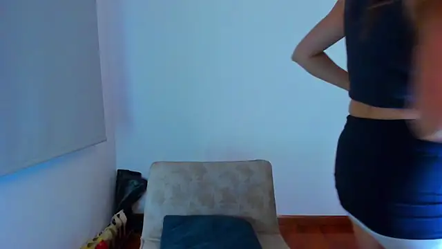 Snapshot of Velourmuse chatting on 05-05-26, 11:02 Velourmuse online show from 05-05-26, 11:02